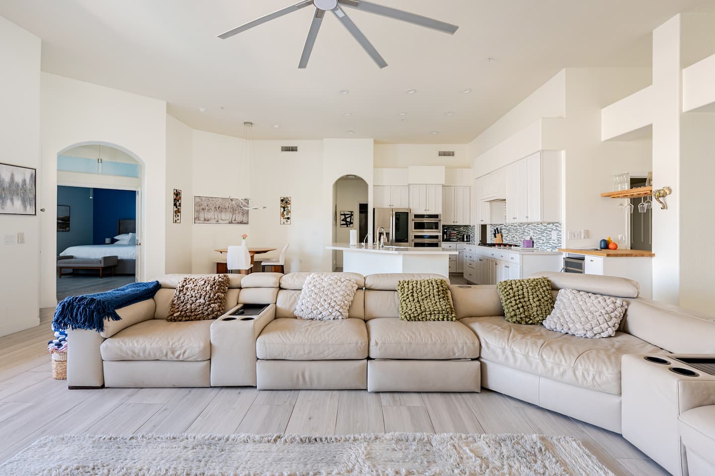 Living room image 5