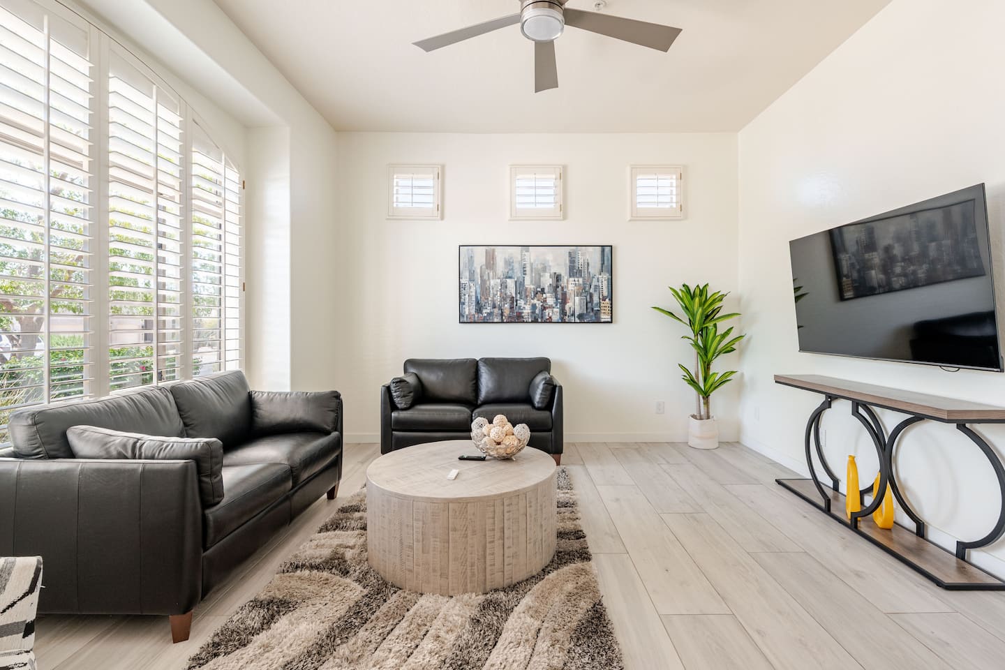 Living room image 10