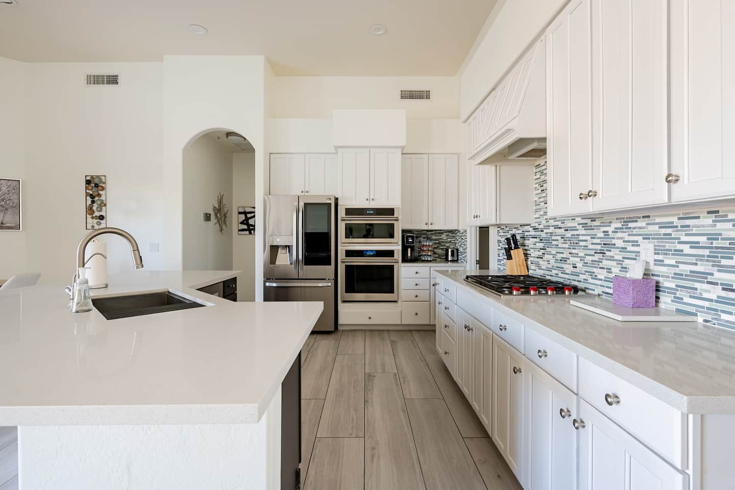 Full kitchen image 4