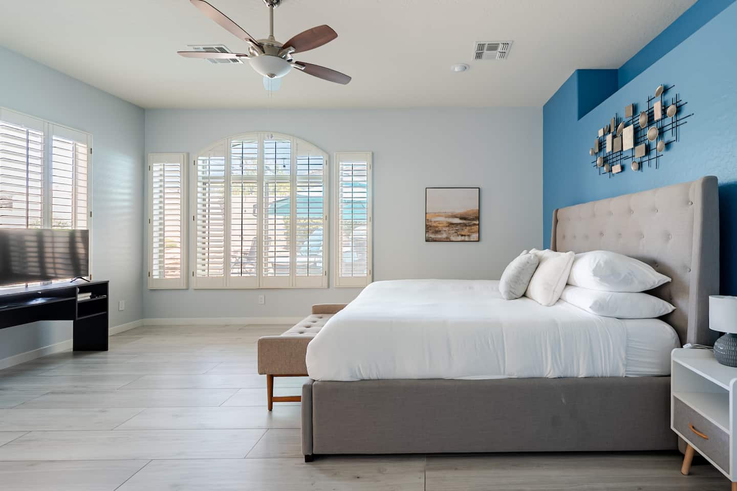 Bedroom 1 image 2