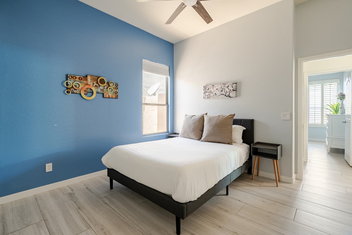 Bedroom 1 image 4