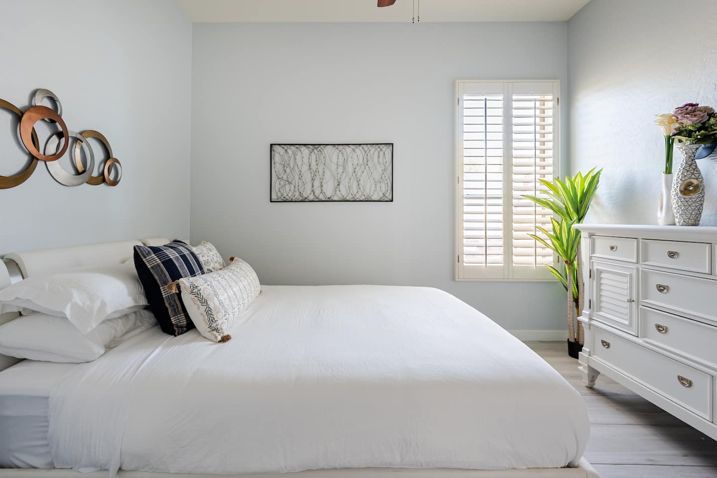 Bedroom 3 image 3