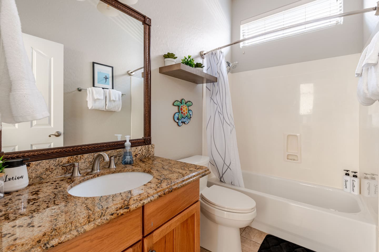 Full bathroom 2 image 2